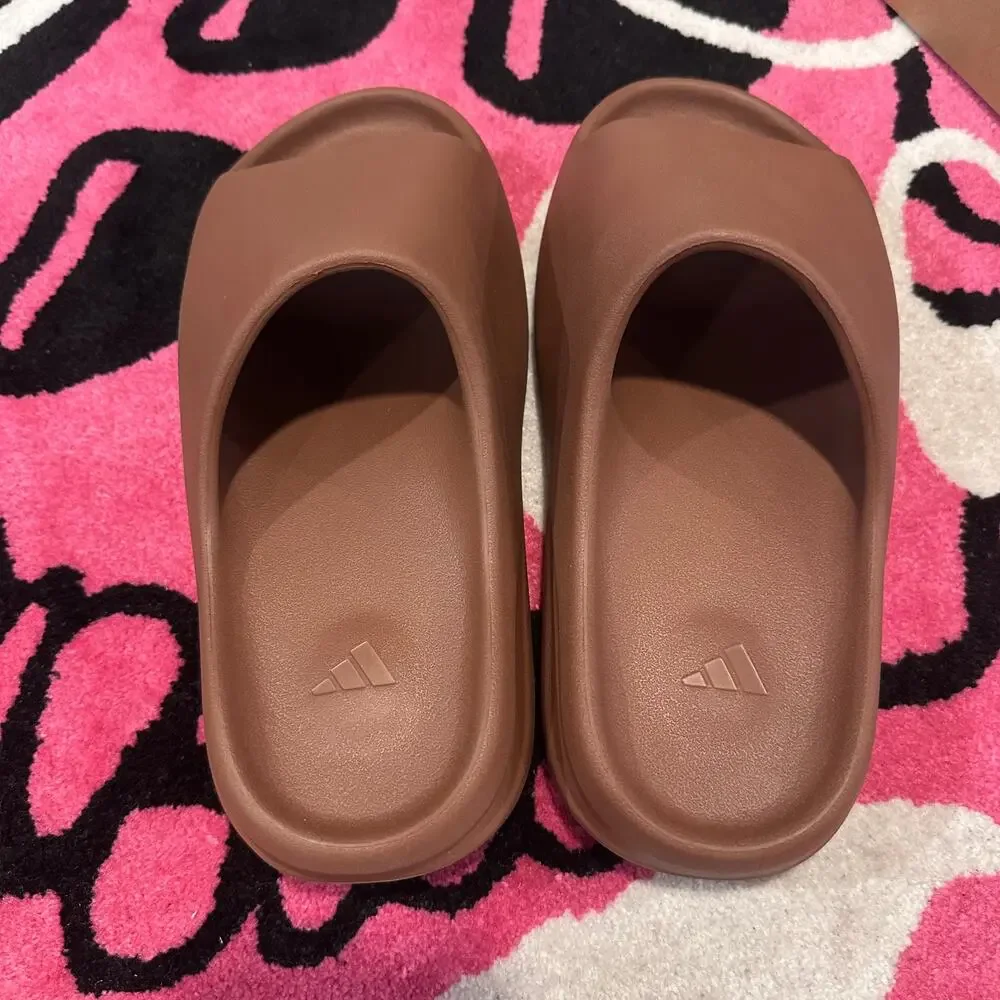 adidas Yeezy Slide 